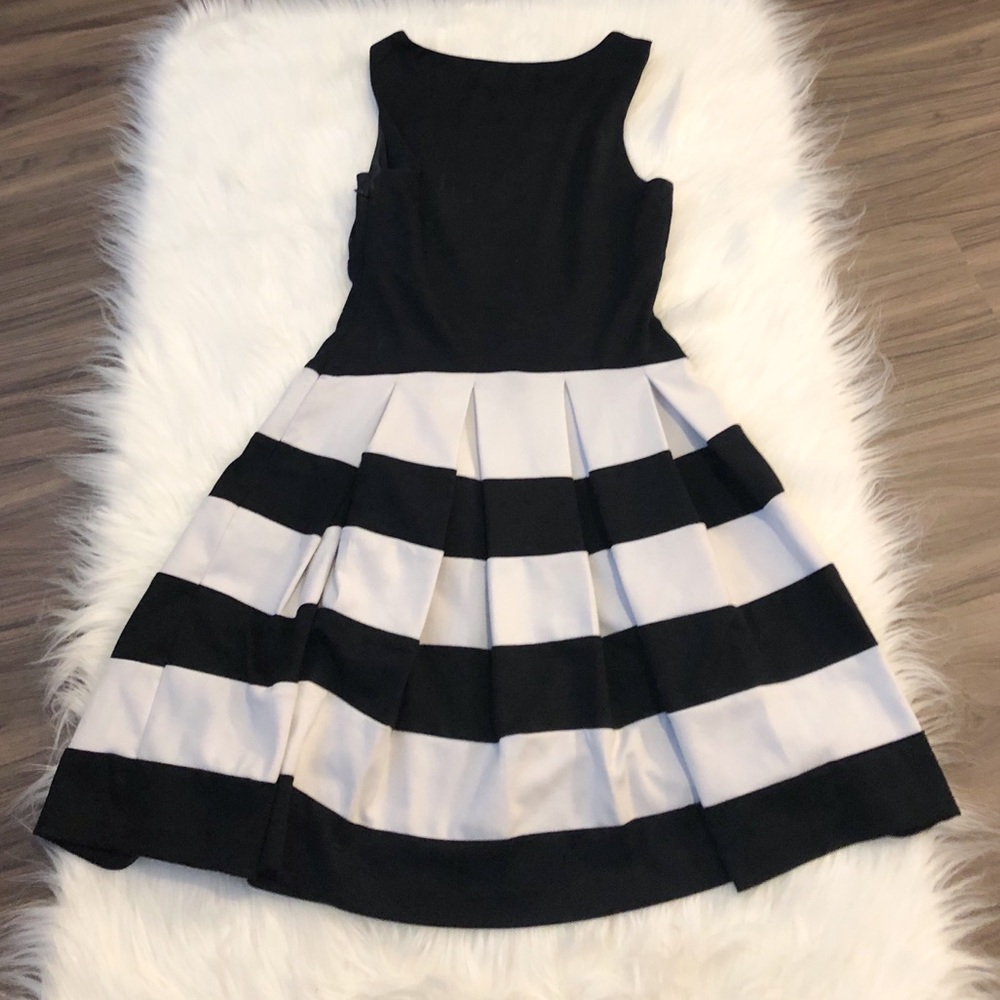Elle Black and White Fit and Flare A-Line Dress 4 - Picture 5 of 5